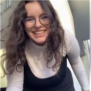 Super étudiante prête à aider de super élèves !